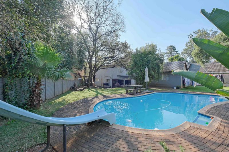 7 Bedroom Property for Sale in Eldoraigne Gauteng