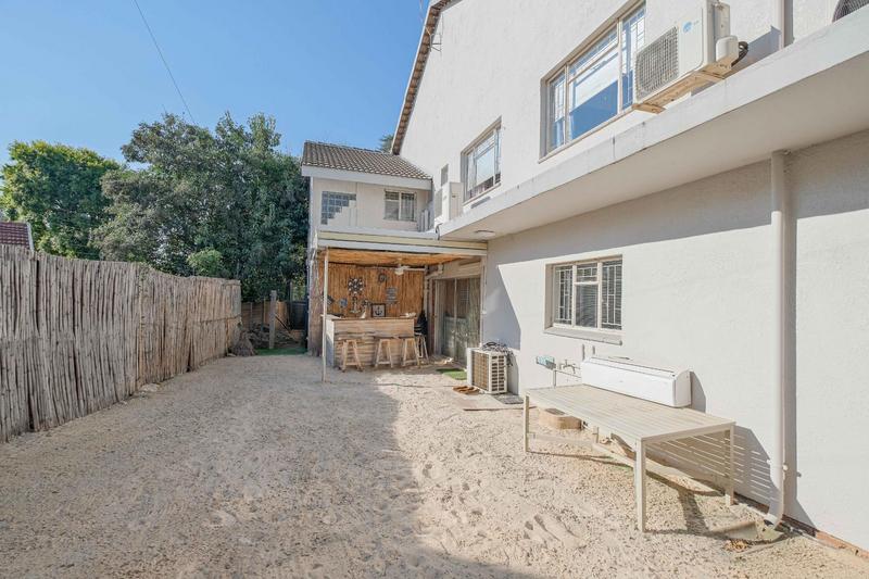 7 Bedroom Property for Sale in Eldoraigne Gauteng