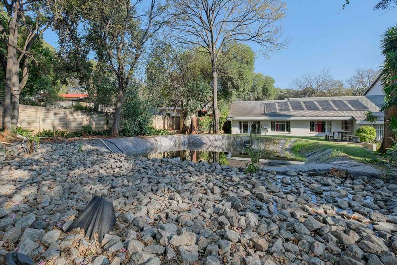 7 Bedroom Property for Sale in Eldoraigne Gauteng