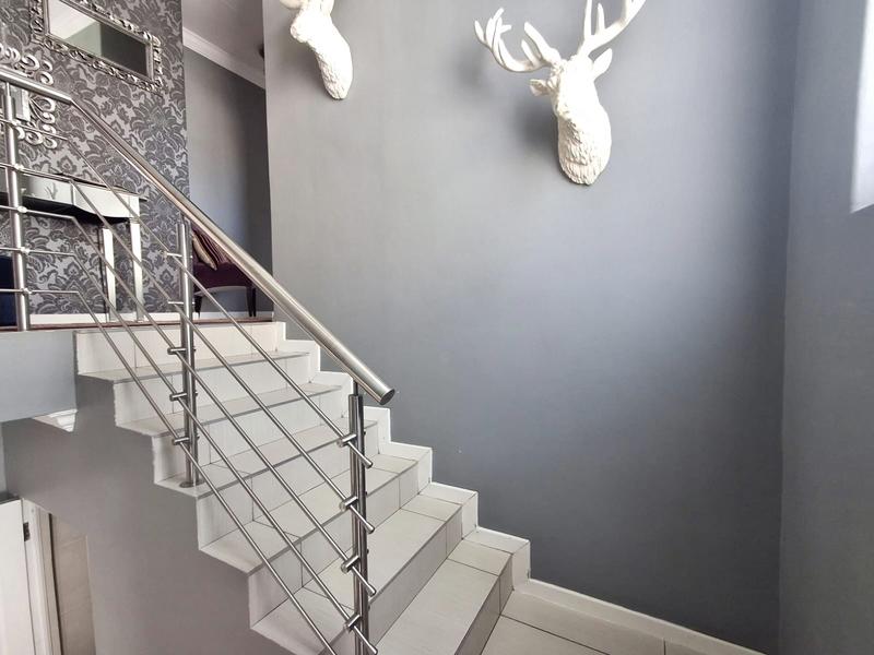 To Let 4 Bedroom Property for Rent in Blue Hills Gauteng
