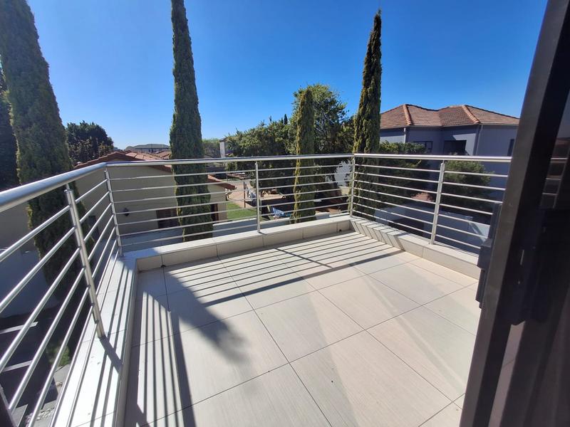 To Let 4 Bedroom Property for Rent in Blue Hills Gauteng