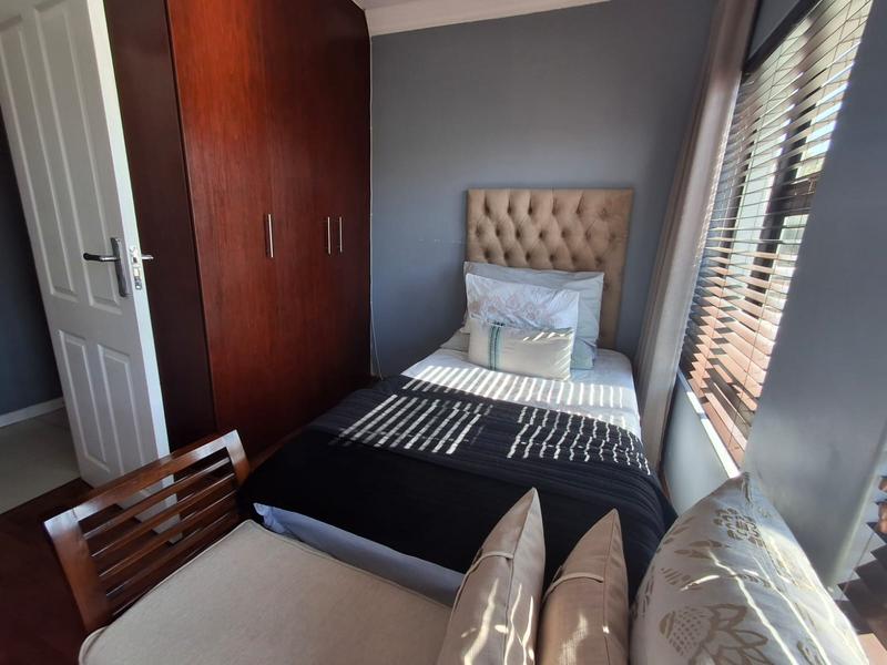 To Let 4 Bedroom Property for Rent in Blue Hills Gauteng