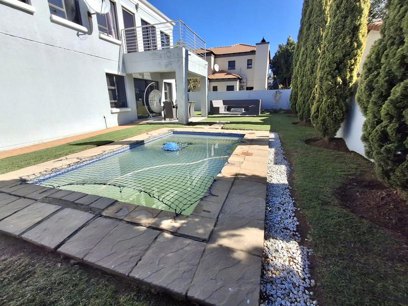 To Let 4 Bedroom Property for Rent in Blue Hills Gauteng