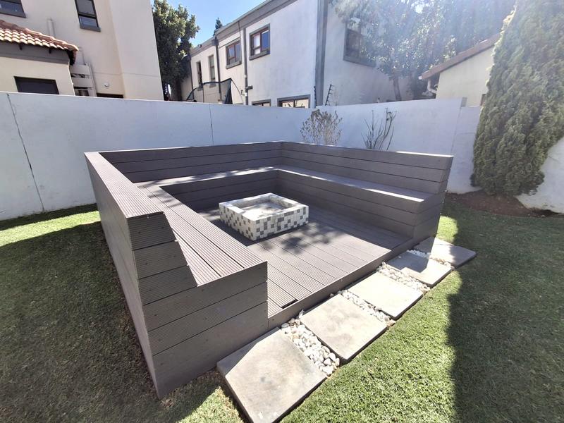 To Let 4 Bedroom Property for Rent in Blue Hills Gauteng