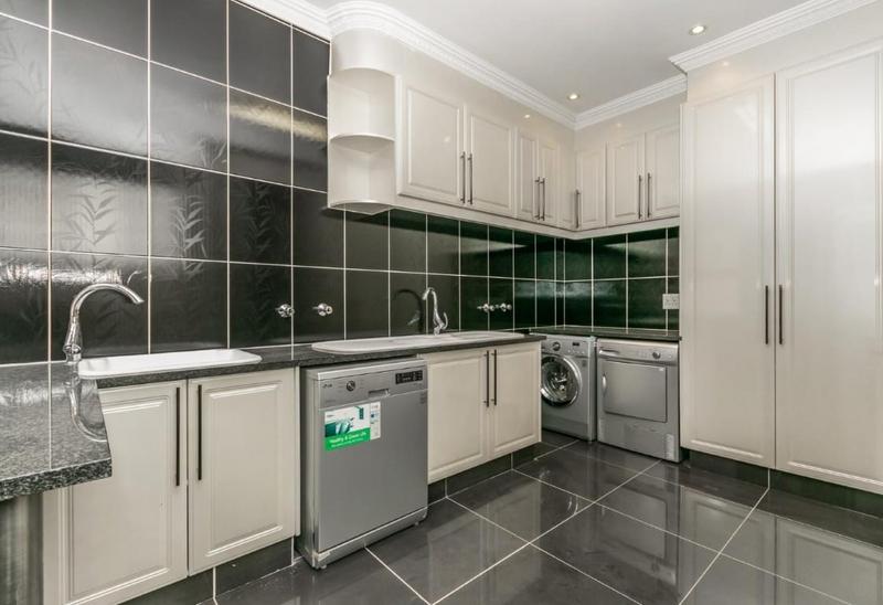7 Bedroom Property for Sale in Honeydew Gauteng