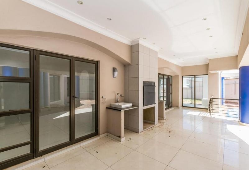 7 Bedroom Property for Sale in Honeydew Gauteng