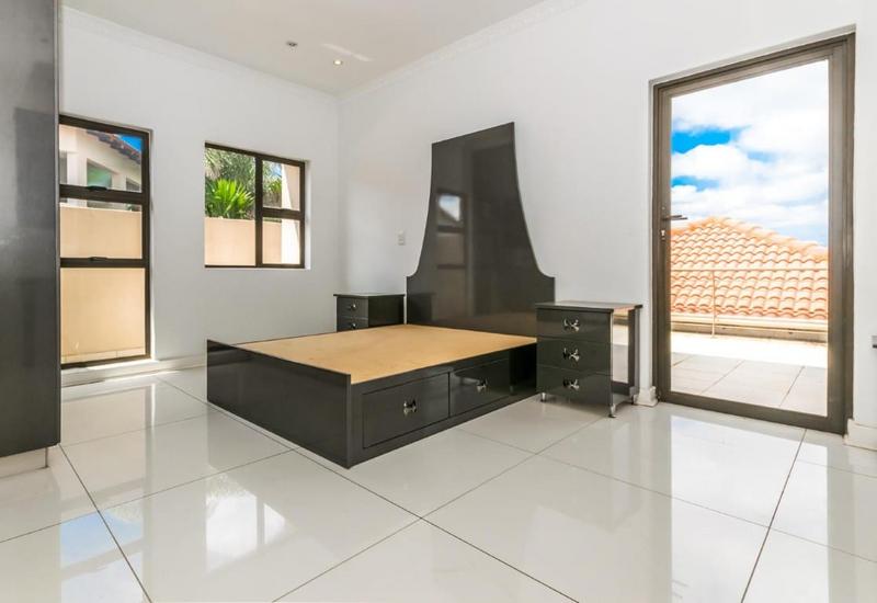 7 Bedroom Property for Sale in Honeydew Gauteng