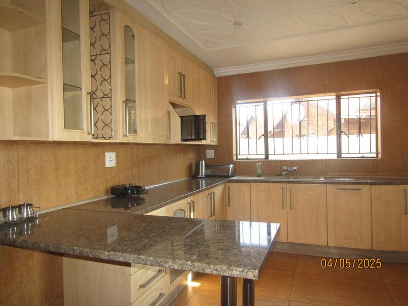5 Bedroom Property for Sale in Spruit View Gauteng