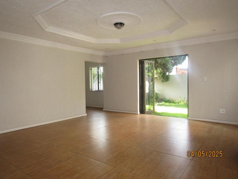 5 Bedroom Property for Sale in Spruit View Gauteng