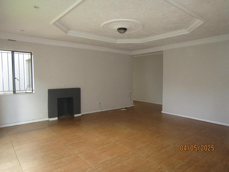 5 Bedroom Property for Sale in Spruit View Gauteng