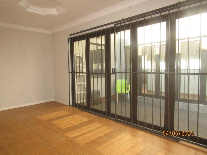 5 Bedroom Property for Sale in Spruit View Gauteng