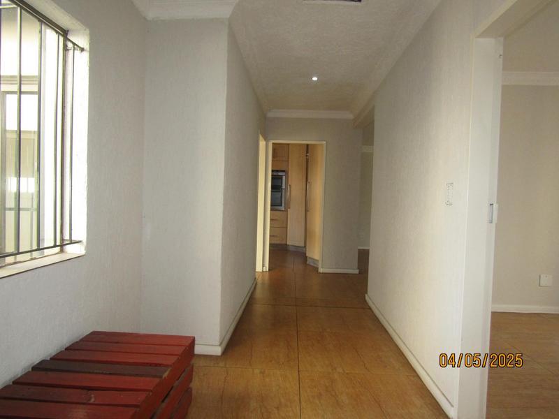 5 Bedroom Property for Sale in Spruit View Gauteng