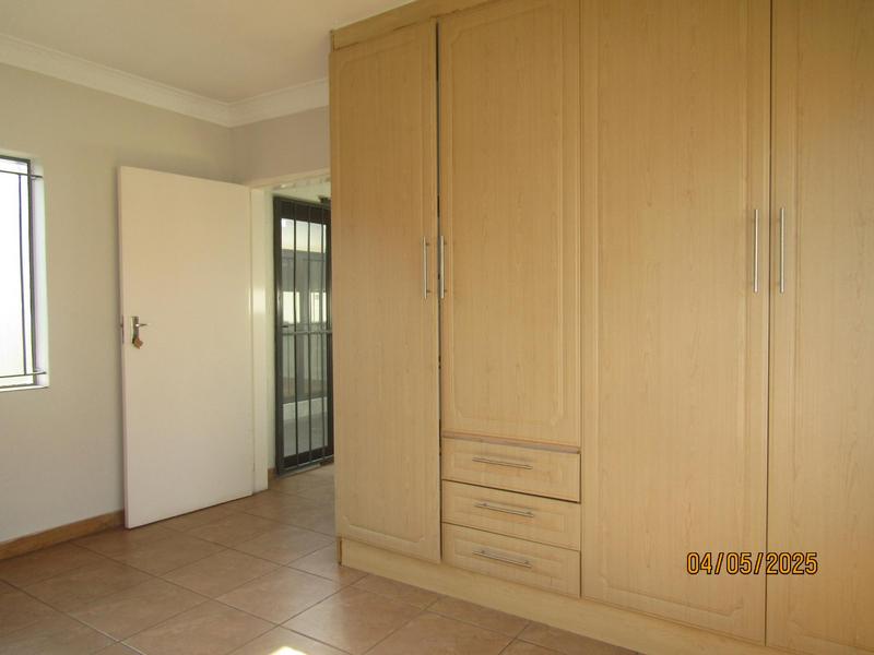 5 Bedroom Property for Sale in Spruit View Gauteng