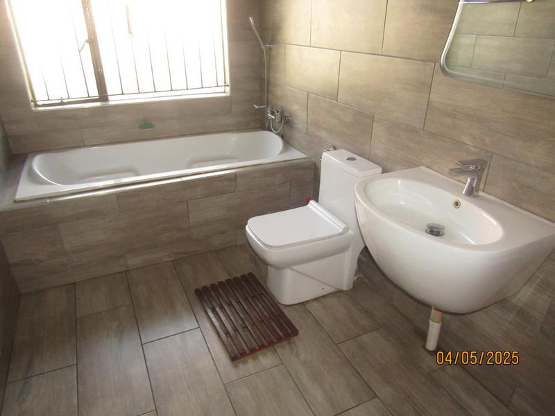 5 Bedroom Property for Sale in Spruit View Gauteng