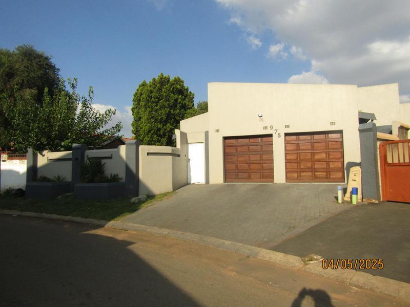 5 Bedroom Property for Sale in Spruit View Gauteng
