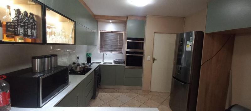2 Bedroom Property for Sale in Wilro Park Gauteng