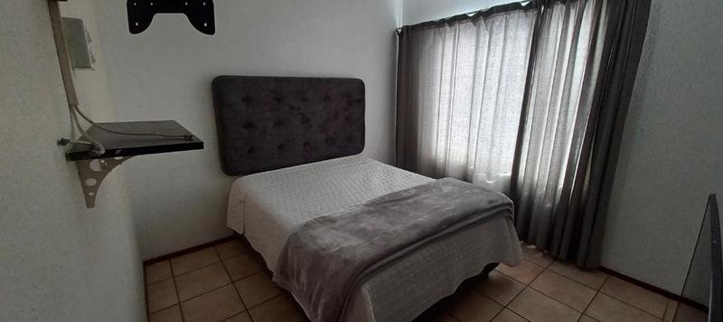 2 Bedroom Property for Sale in Wilro Park Gauteng