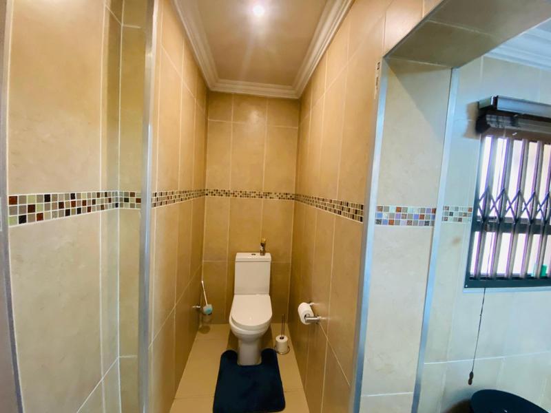 6 Bedroom Property for Sale in Clayville Gauteng