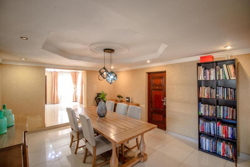 6 Bedroom Property for Sale in Clayville Gauteng