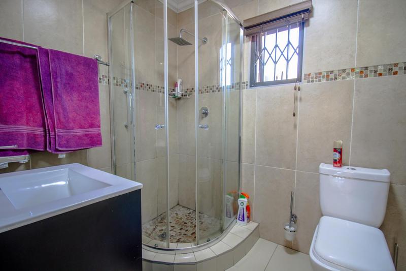 6 Bedroom Property for Sale in Clayville Gauteng
