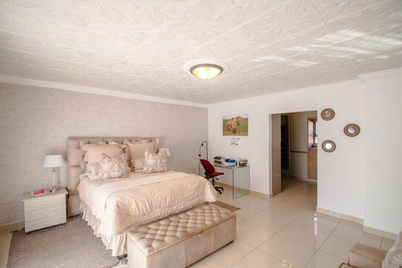 6 Bedroom Property for Sale in Clayville Gauteng