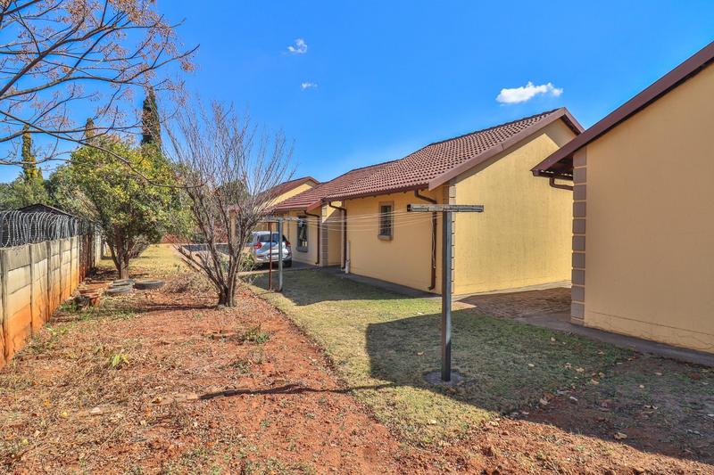 6 Bedroom Property for Sale in Clayville Gauteng