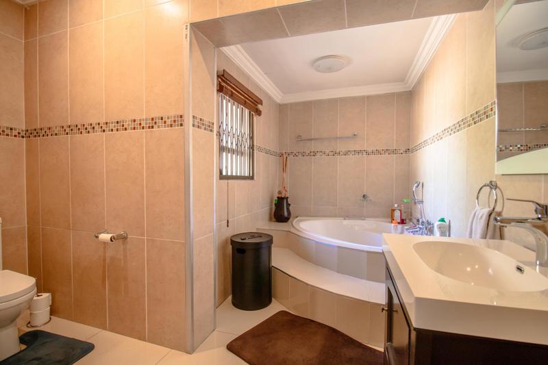 6 Bedroom Property for Sale in Clayville Gauteng