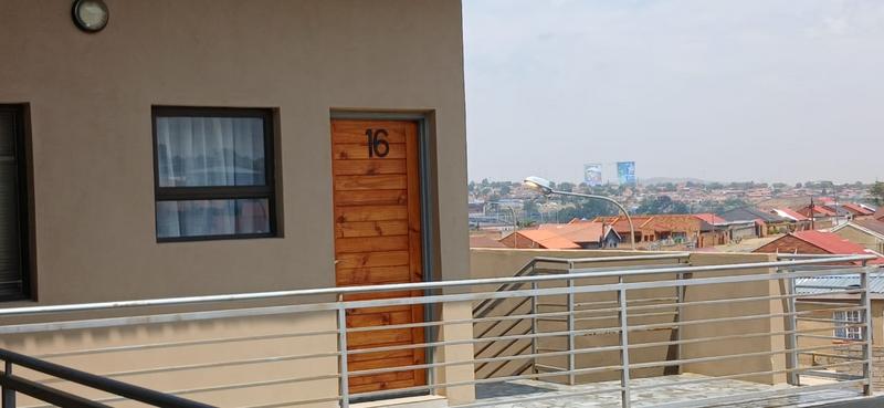 To Let 1 Bedroom Property for Rent in Orlando Gauteng