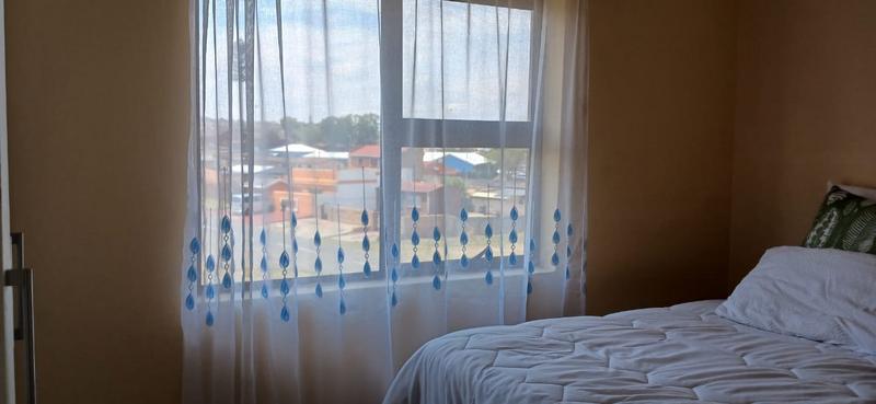 To Let 1 Bedroom Property for Rent in Orlando Gauteng
