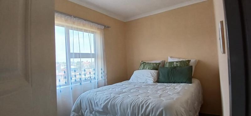 To Let 1 Bedroom Property for Rent in Orlando Gauteng