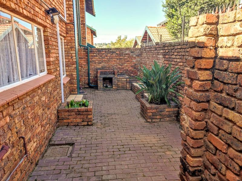 To Let 3 Bedroom Property for Rent in Monument Park Gauteng