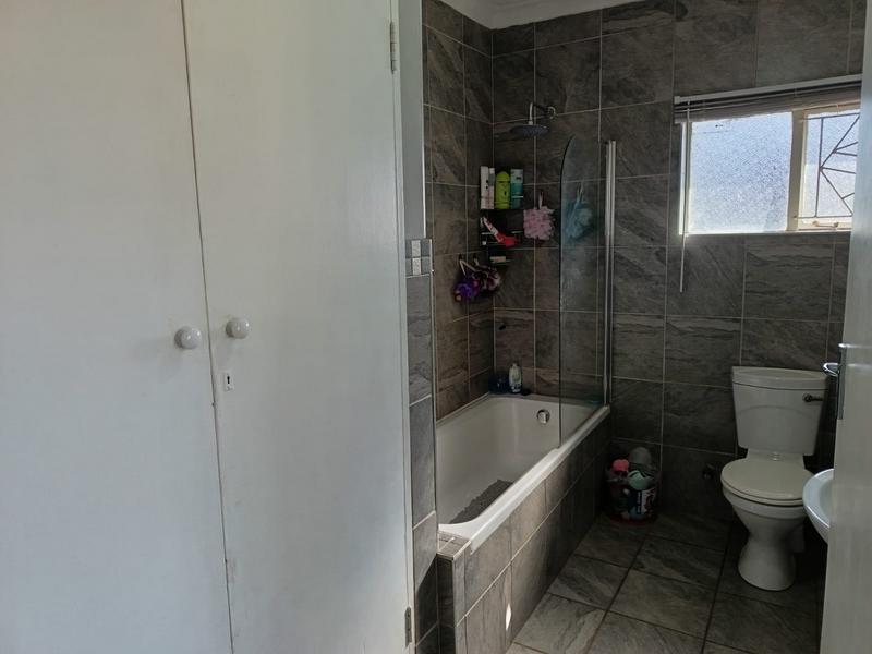 3 Bedroom Property for Sale in Meyerton Central Gauteng