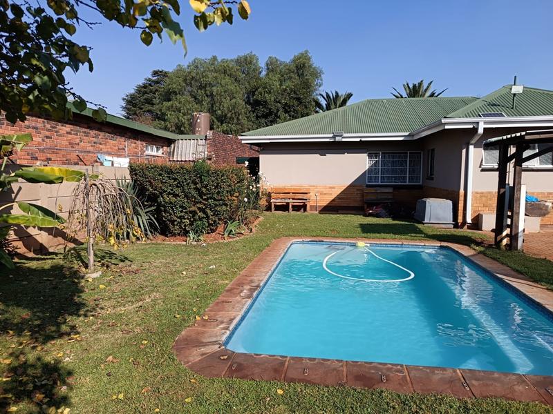 3 Bedroom Property for Sale in Meyerton Central Gauteng