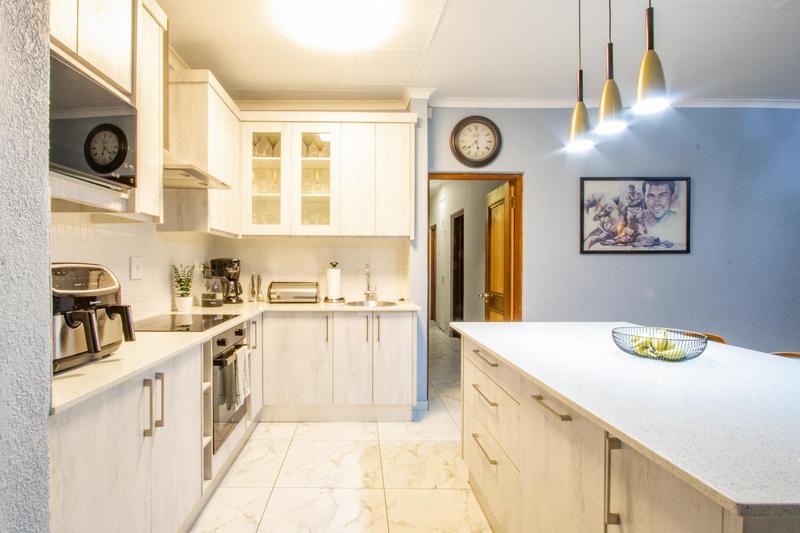 12 Bedroom Property for Sale in Kyalami Ah Gauteng