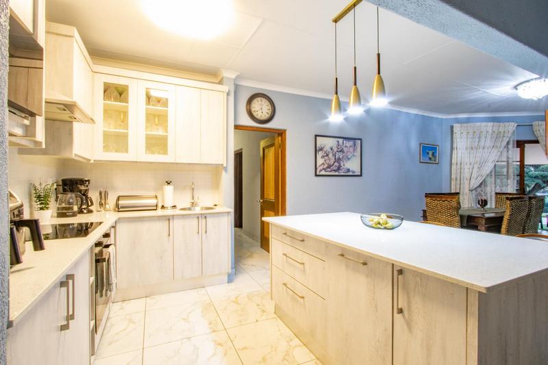 12 Bedroom Property for Sale in Kyalami Ah Gauteng