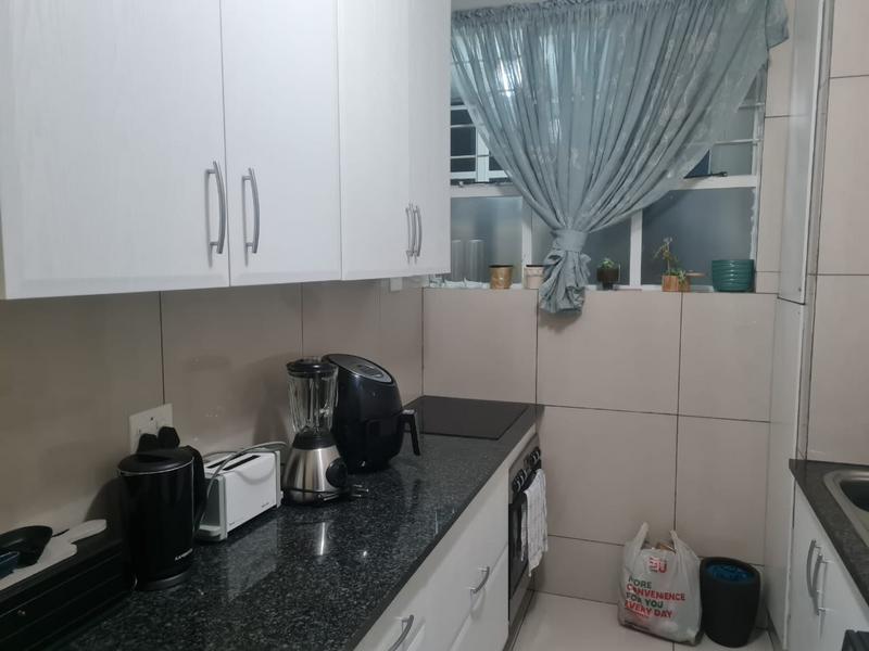 To Let 1 Bedroom Property for Rent in Bedford Gardens Gauteng