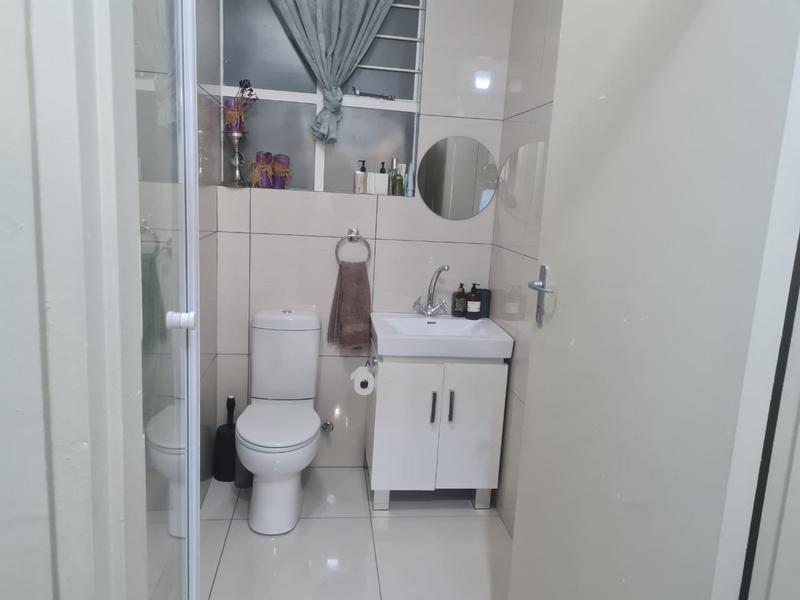 To Let 1 Bedroom Property for Rent in Bedford Gardens Gauteng