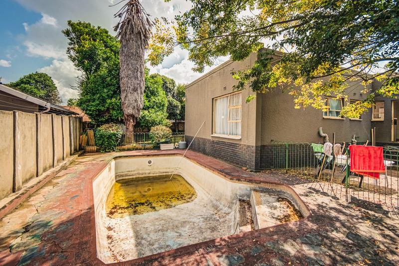 3 Bedroom Property for Sale in Verwoerdpark Gauteng