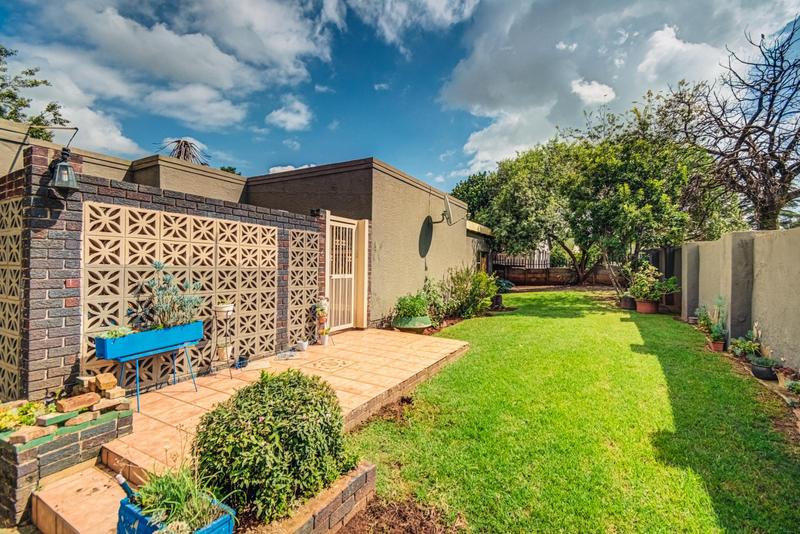 3 Bedroom Property for Sale in Verwoerdpark Gauteng