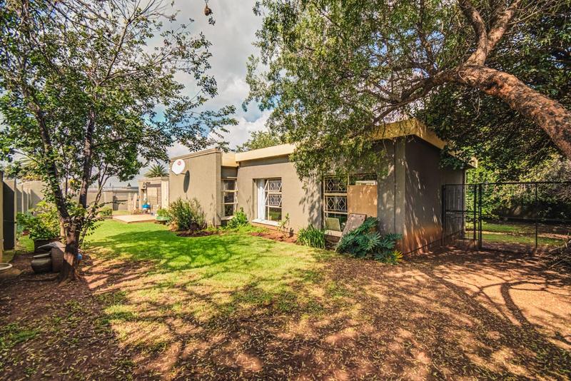 3 Bedroom Property for Sale in Verwoerdpark Gauteng