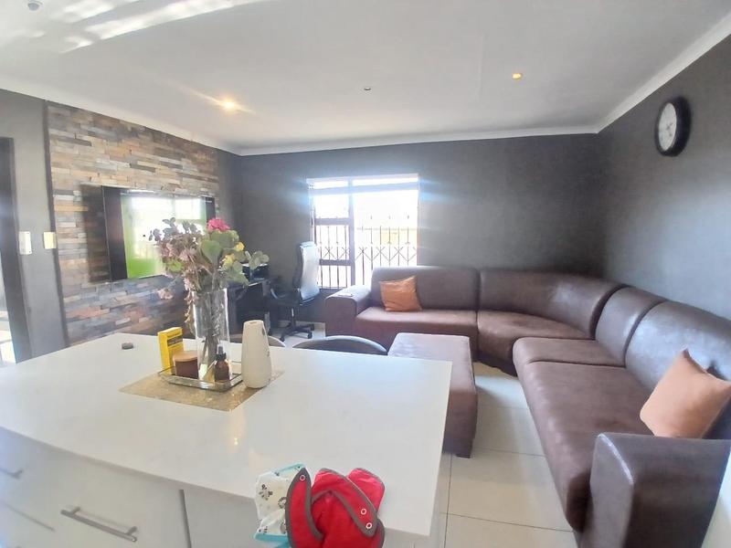 3 Bedroom Property for Sale in Noordwyk Gauteng