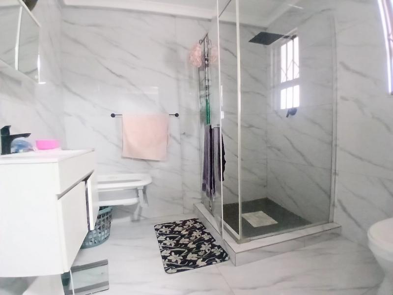 3 Bedroom Property for Sale in Noordwyk Gauteng