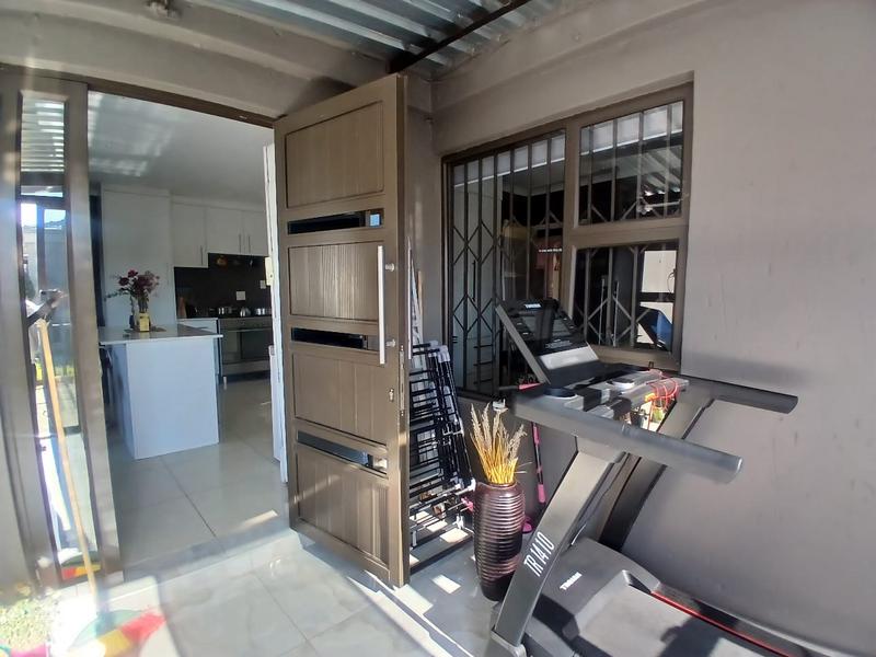3 Bedroom Property for Sale in Noordwyk Gauteng