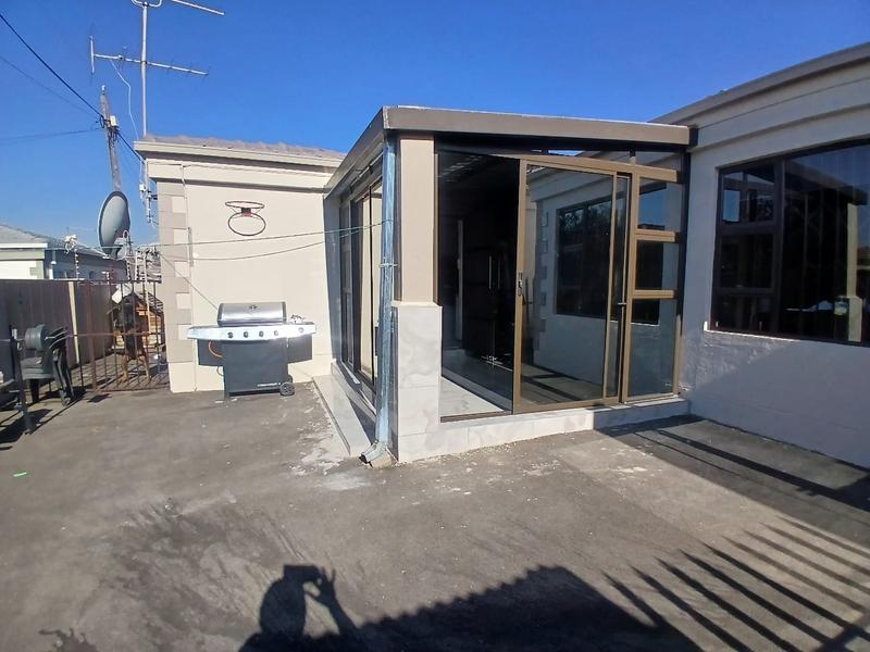 3 Bedroom Property for Sale in Noordwyk Gauteng