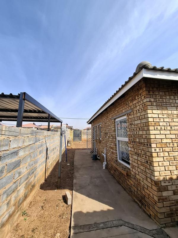 3 Bedroom Property for Sale in Lehae Gauteng
