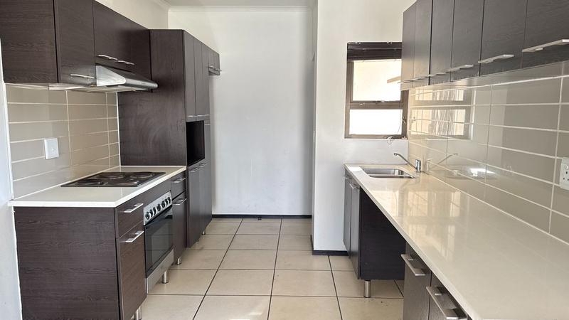 2 Bedroom Property for Sale in Noordwyk Gauteng