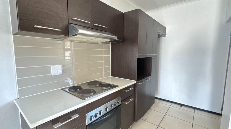 2 Bedroom Property for Sale in Noordwyk Gauteng