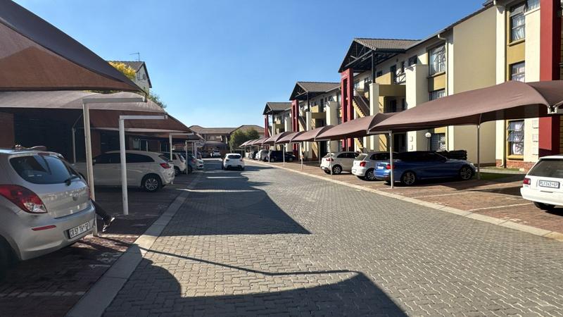 2 Bedroom Property for Sale in Noordwyk Gauteng