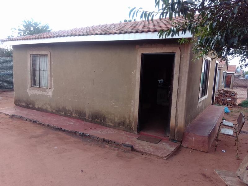 2 Bedroom Property for Sale in Refilwe Gauteng