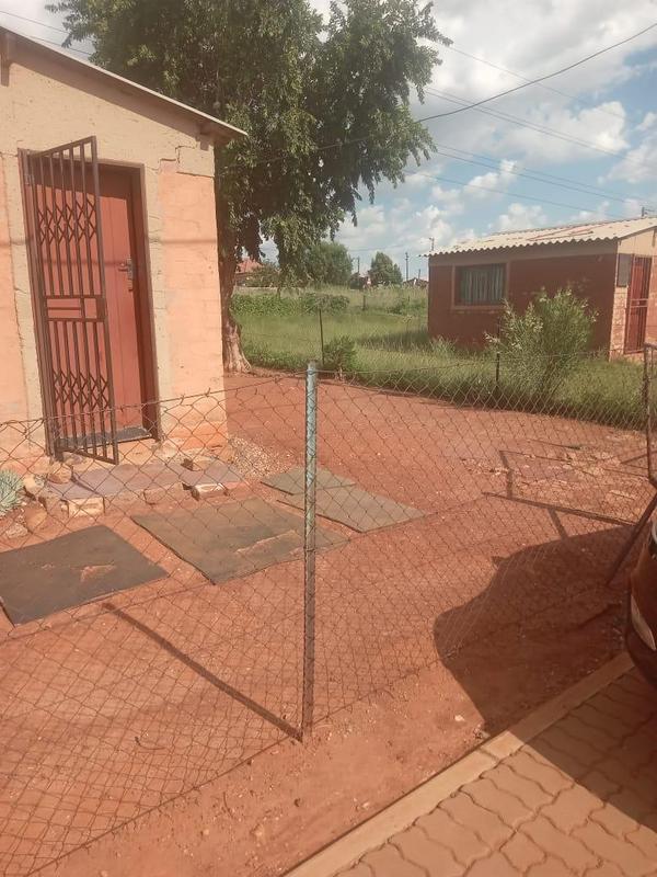 1 Bedroom Property for Sale in Braamfischerville Gauteng